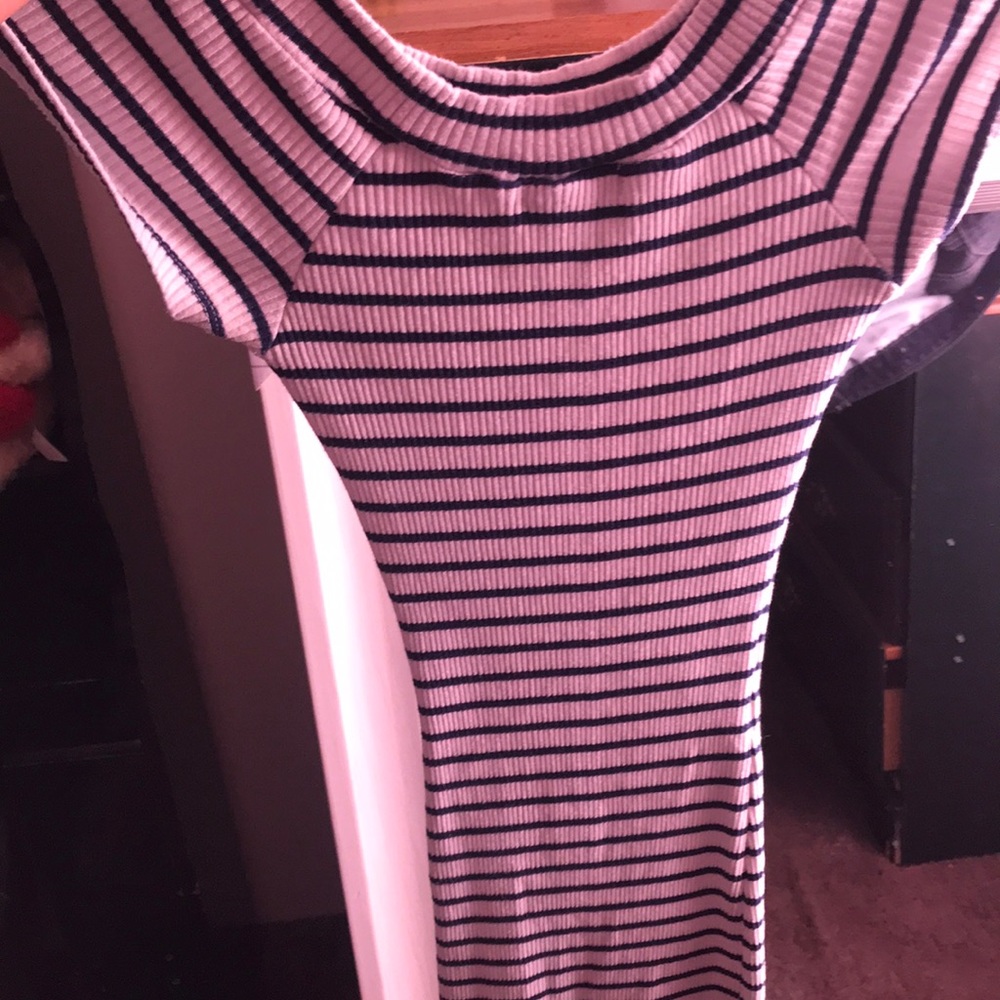 Dress . - Picture 2 of 3